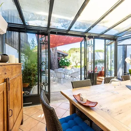 Maison Confortable Avec Sejour Spacieux, Jardin Et Parking - Fr-1-835-33 بيت للعطل