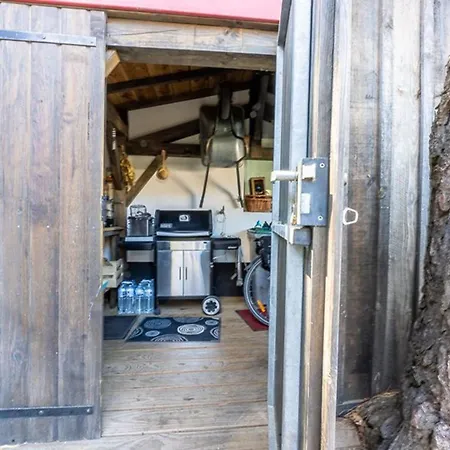 Maison Confortable Avec Sejour Spacieux, Jardin Et Parking - Fr-1-835-33 Ferienhaus *