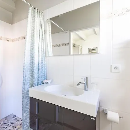 بيت للعطل Maison Confortable Avec Sejour Spacieux, Jardin Et Parking - Fr-1-835-33 *