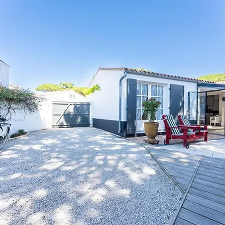 Maison Confortable Avec Sejour Spacieux, Jardin Et Parking - Fr-1-835-33