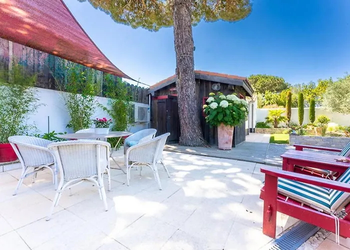 Maison Confortable Avec Sejour Spacieux, Jardin Et Parking - Fr-1-835-33 Сasa de vacaciones