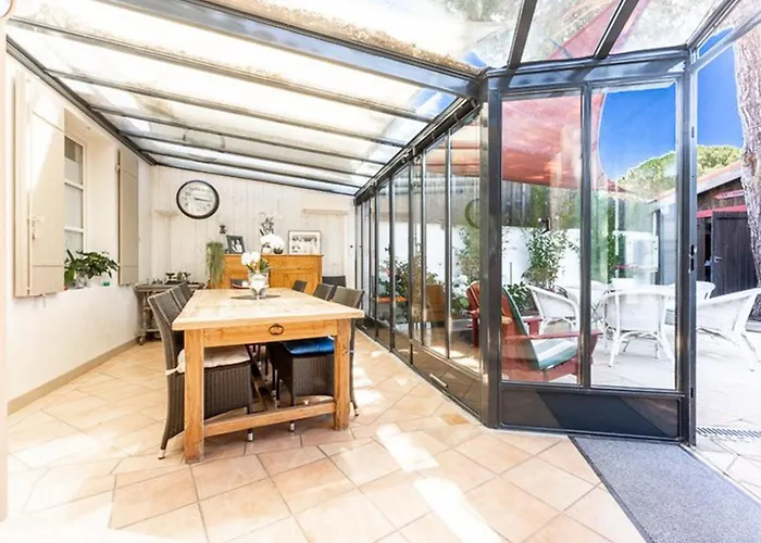 Maison Confortable Avec Sejour Spacieux, Jardin Et Parking - Fr-1-835-33 Сasa de vacaciones La Flotte