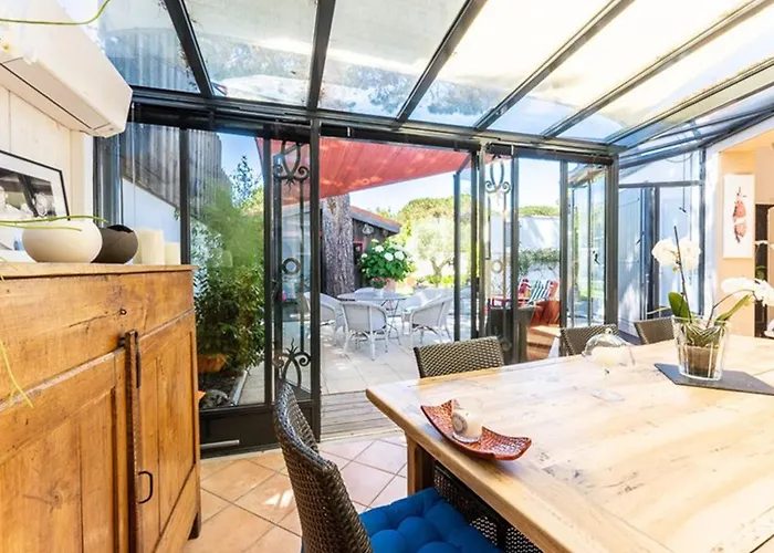 Maison Confortable Avec Sejour Spacieux, Jardin Et Parking - Fr-1-835-33 Сasa de vacaciones