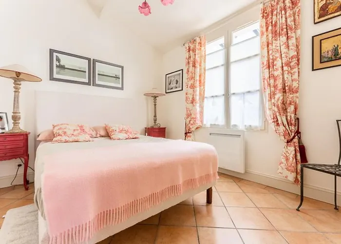 Сasa de vacaciones Maison Confortable Avec Sejour Spacieux, Jardin Et Parking - Fr-1-835-33 La Flotte