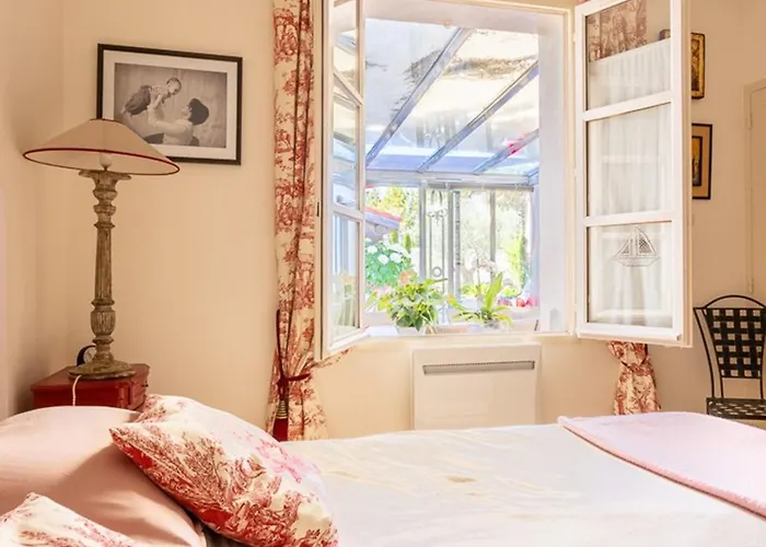 Сasa de vacaciones Maison Confortable Avec Sejour Spacieux, Jardin Et Parking - Fr-1-835-33