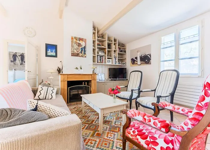 Maison Confortable Avec Sejour Spacieux, Jardin Et Parking - Fr-1-835-33 Сasa de vacaciones La Flotte