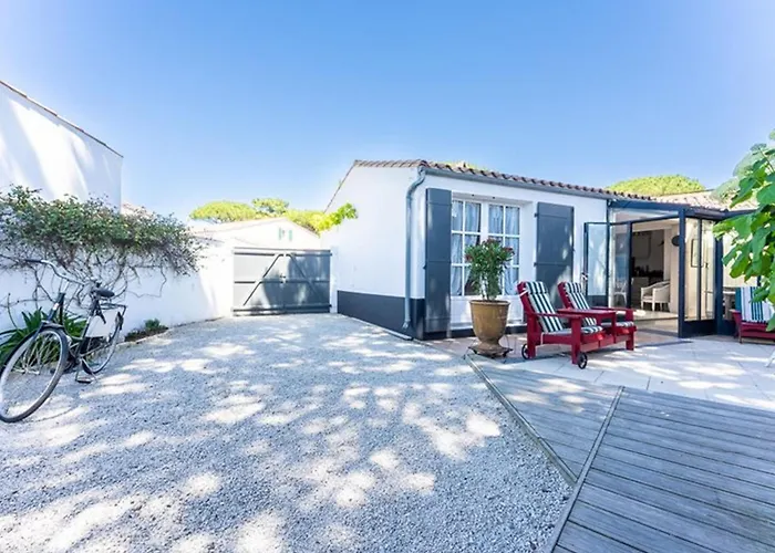 Maison Confortable Avec Sejour Spacieux, Jardin Et Parking - Fr-1-835-33